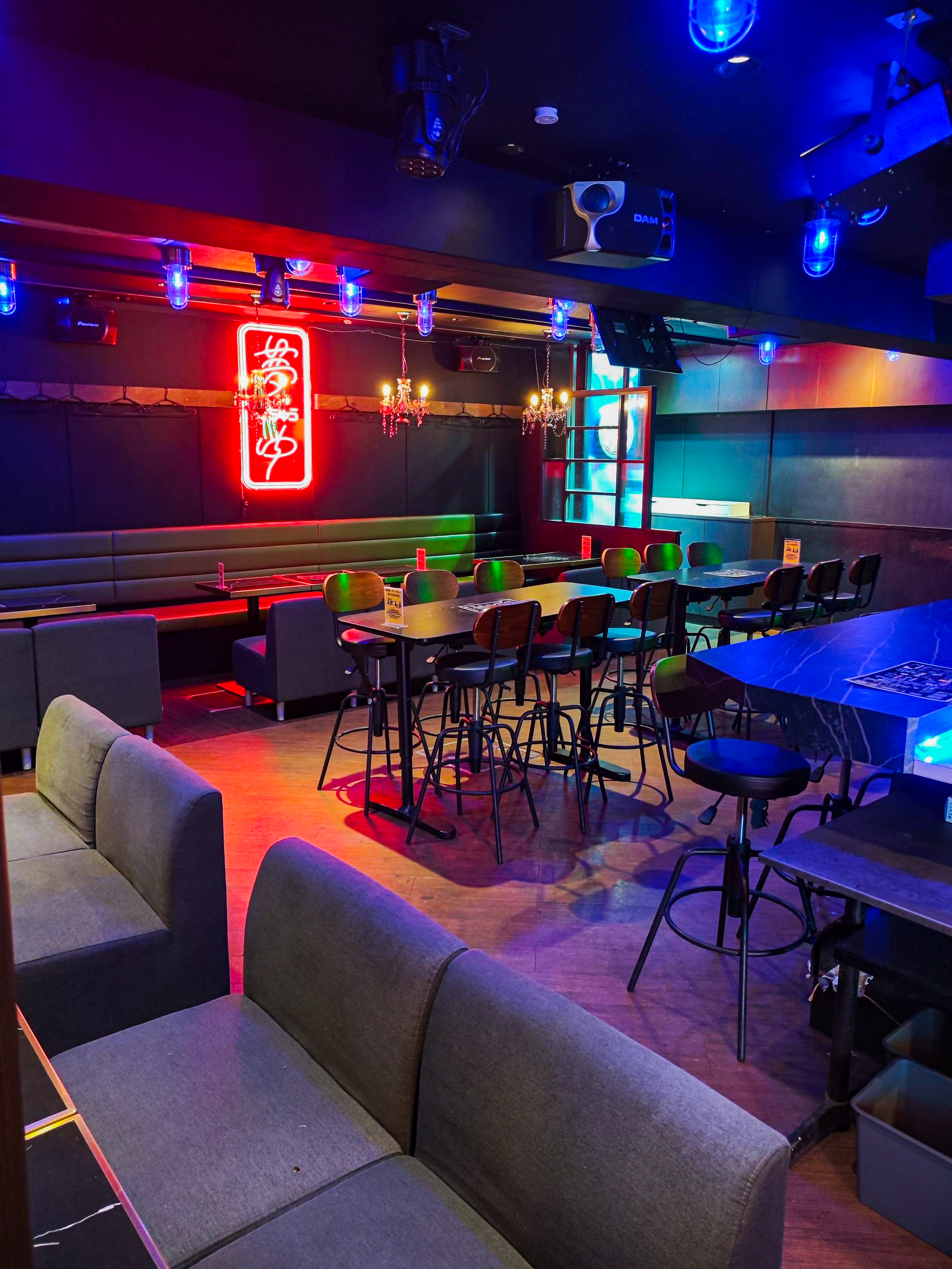 ファナティー HEP前店の店内