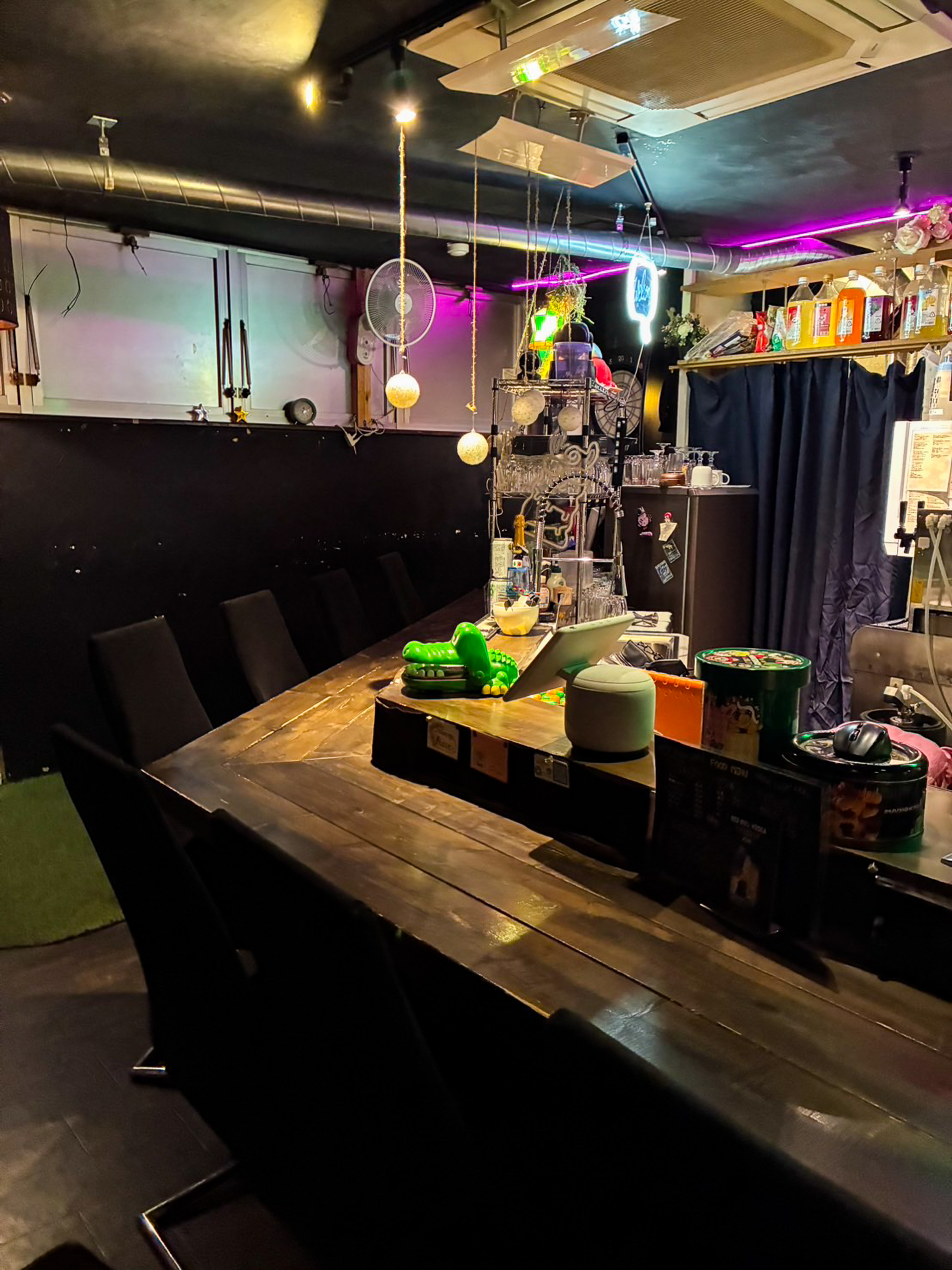 ファナティー 三宮本店のカウンター