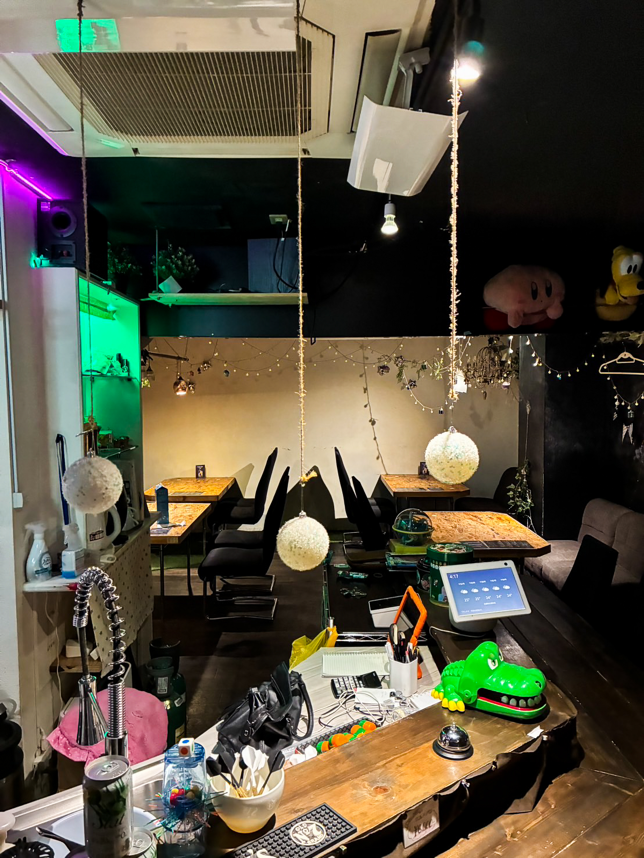ファナティー 三宮本店の店内